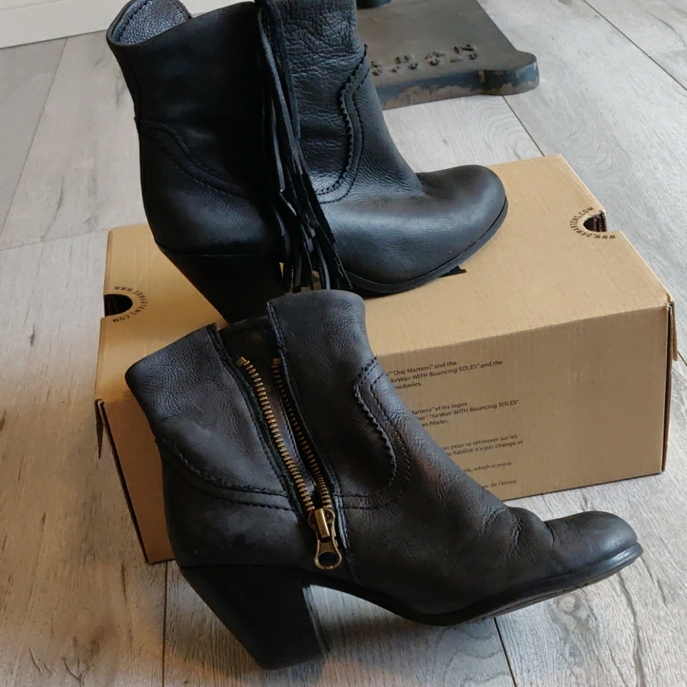 Sam Edelman black leather fringe booties